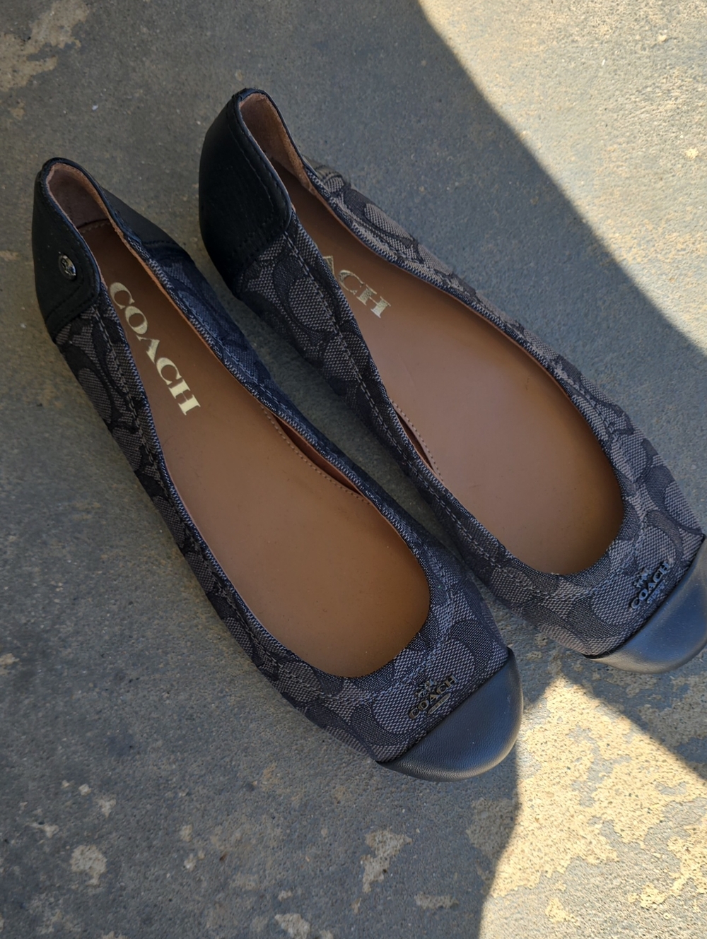 Authentic Coach Womens Flats Brand New Size 7